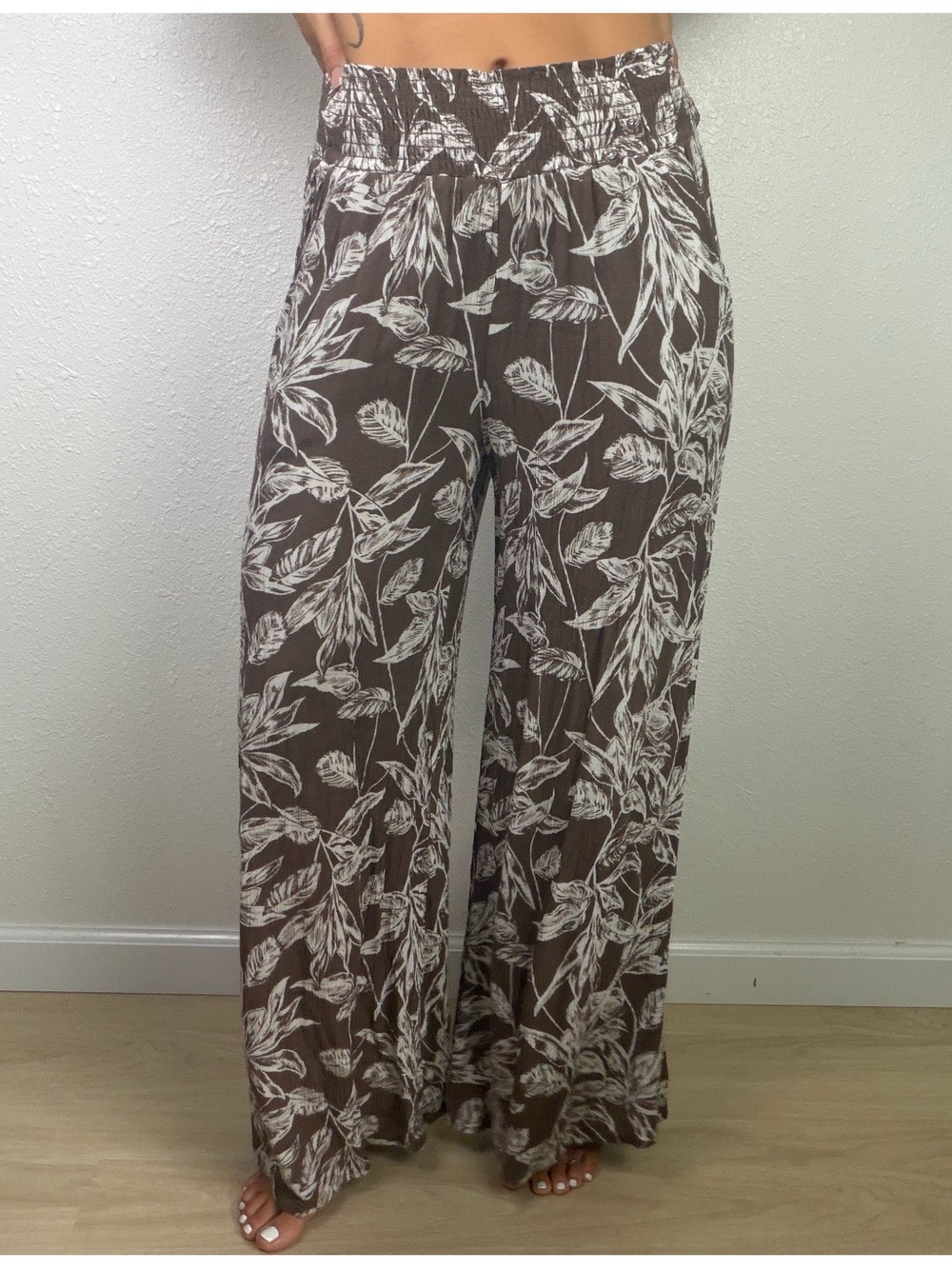 MAHINA Hawaii Wide Leg Gauzy Pull On Pants size Small